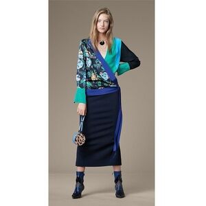 Diane Von Furstenberg 100% Silk Crossover Tie Blouse Blue Green Black Floral